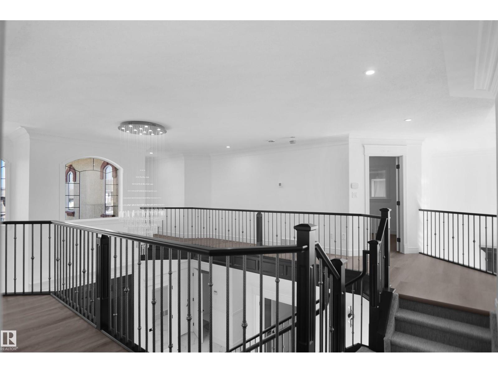 6823 18 AV SW - Image 56
