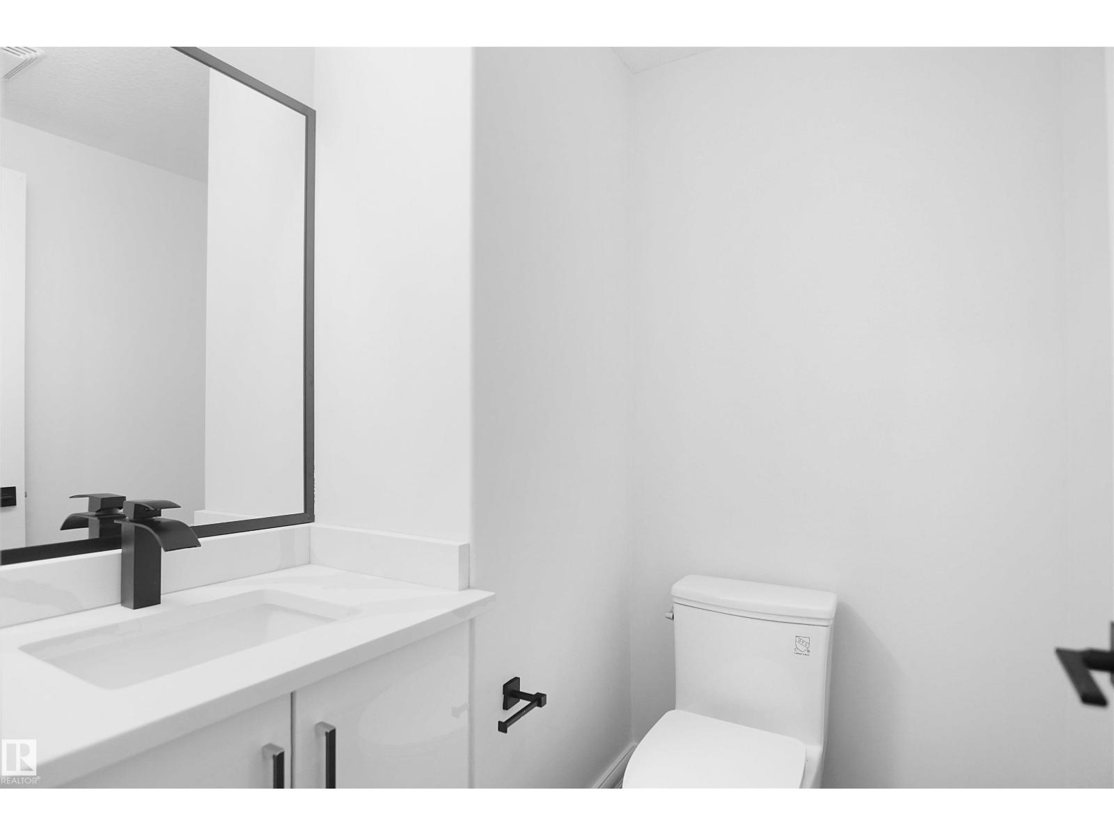 6823 18 AV SW - Image 63