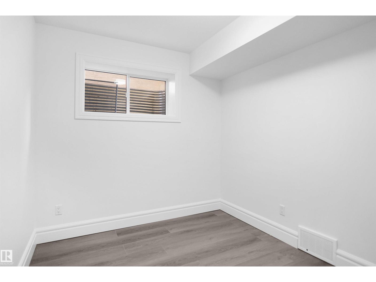 6823 18 AV SW - Image 68