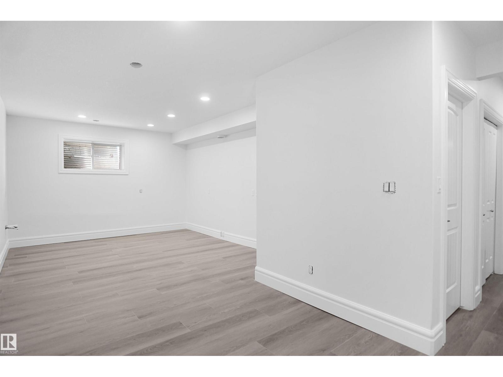 6823 18 AV SW - Image 71