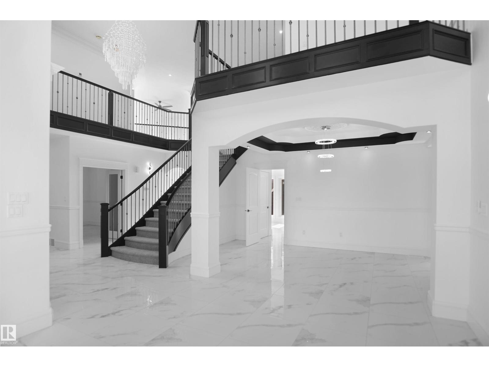 6823 18 AV SW - Image 8