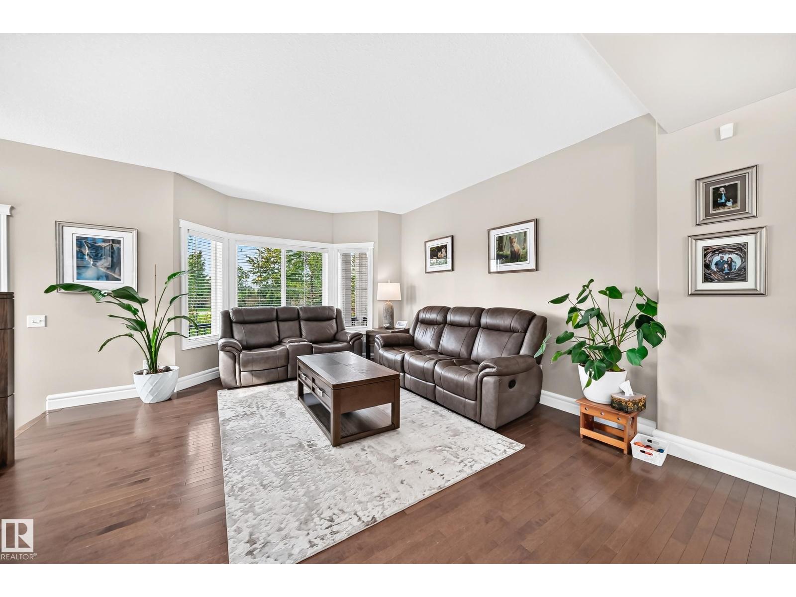 301 SHERIDAN WY - 7