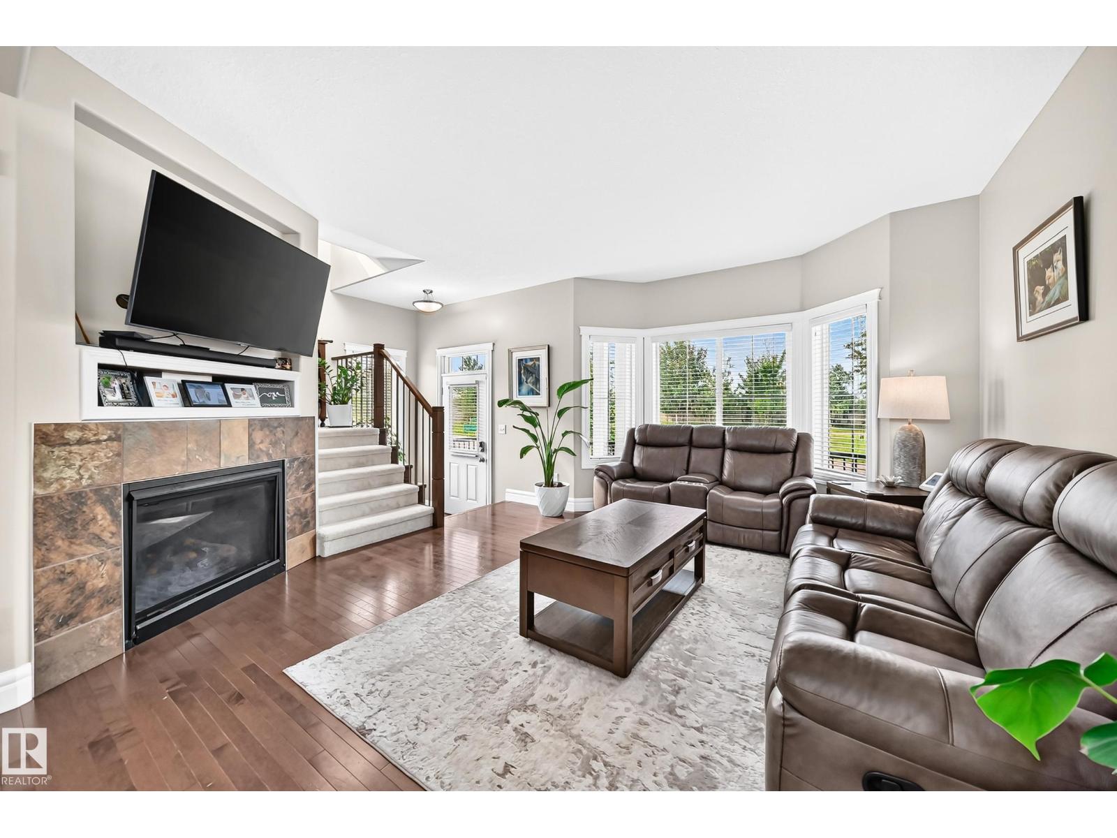 301 SHERIDAN WY - 5