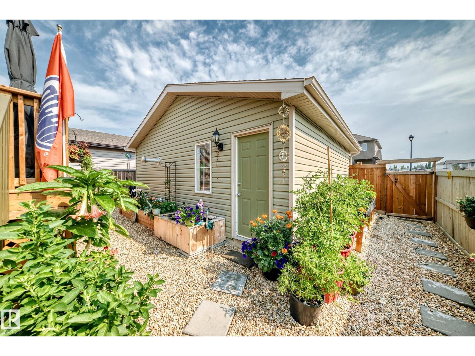301 SHERIDAN WY - Image 44