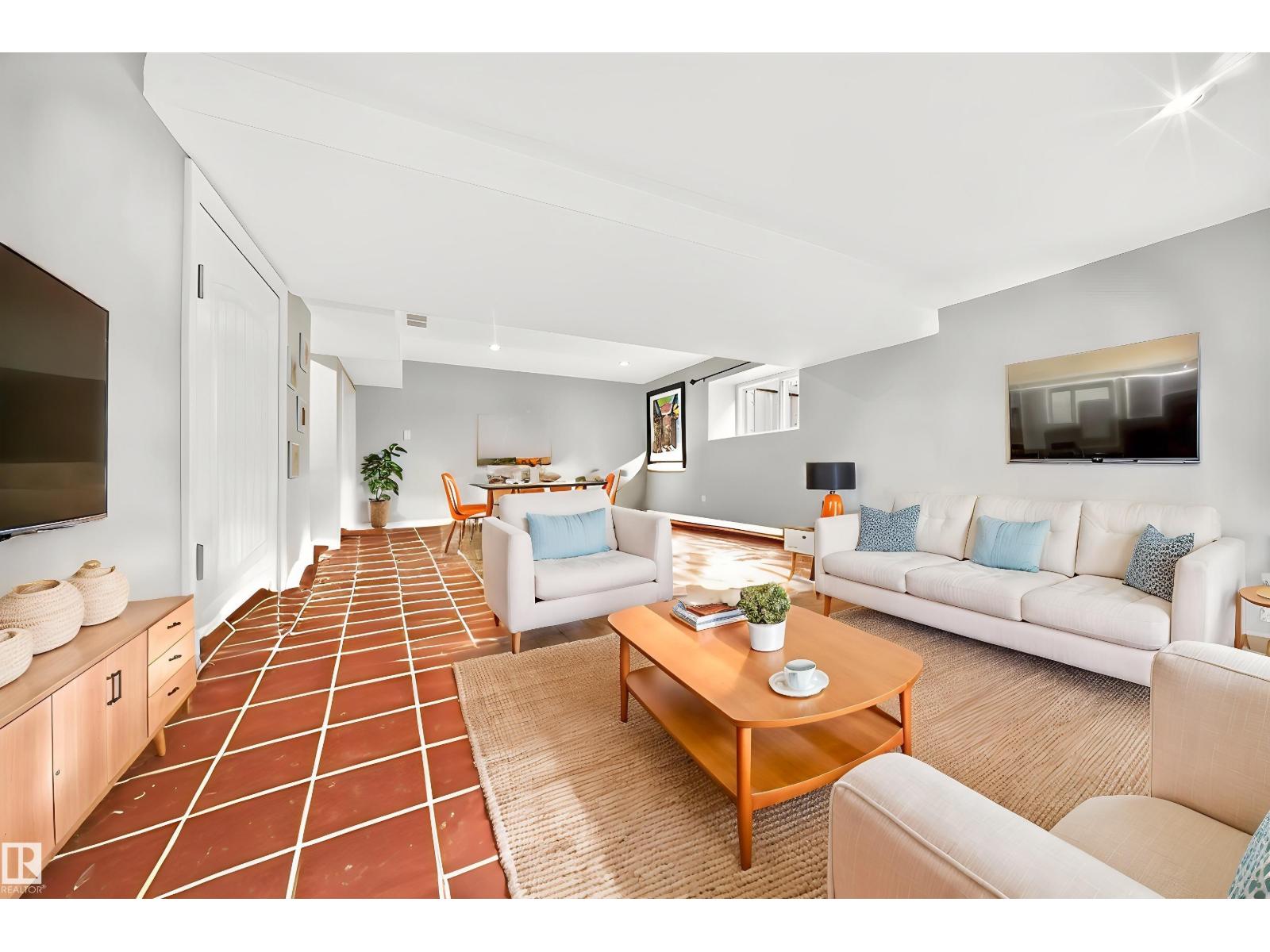 301 SHERIDAN WY - 36