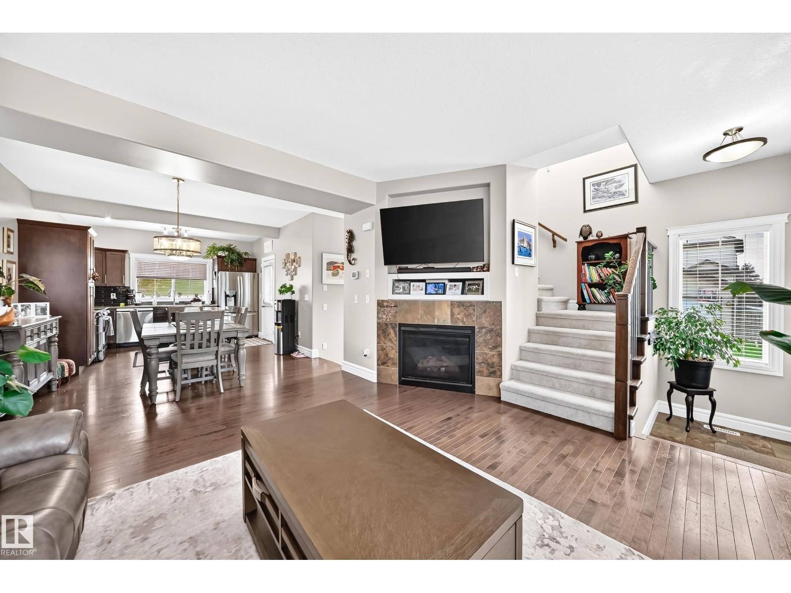 301 SHERIDAN WY - Image 9