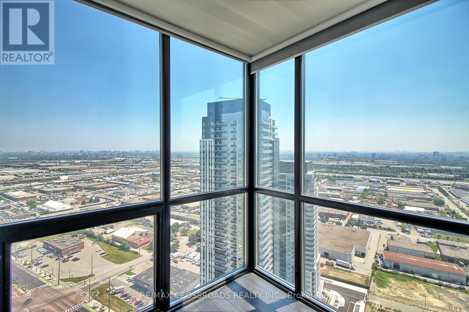 #3402 2900 HIGHWAY 7 - 14
