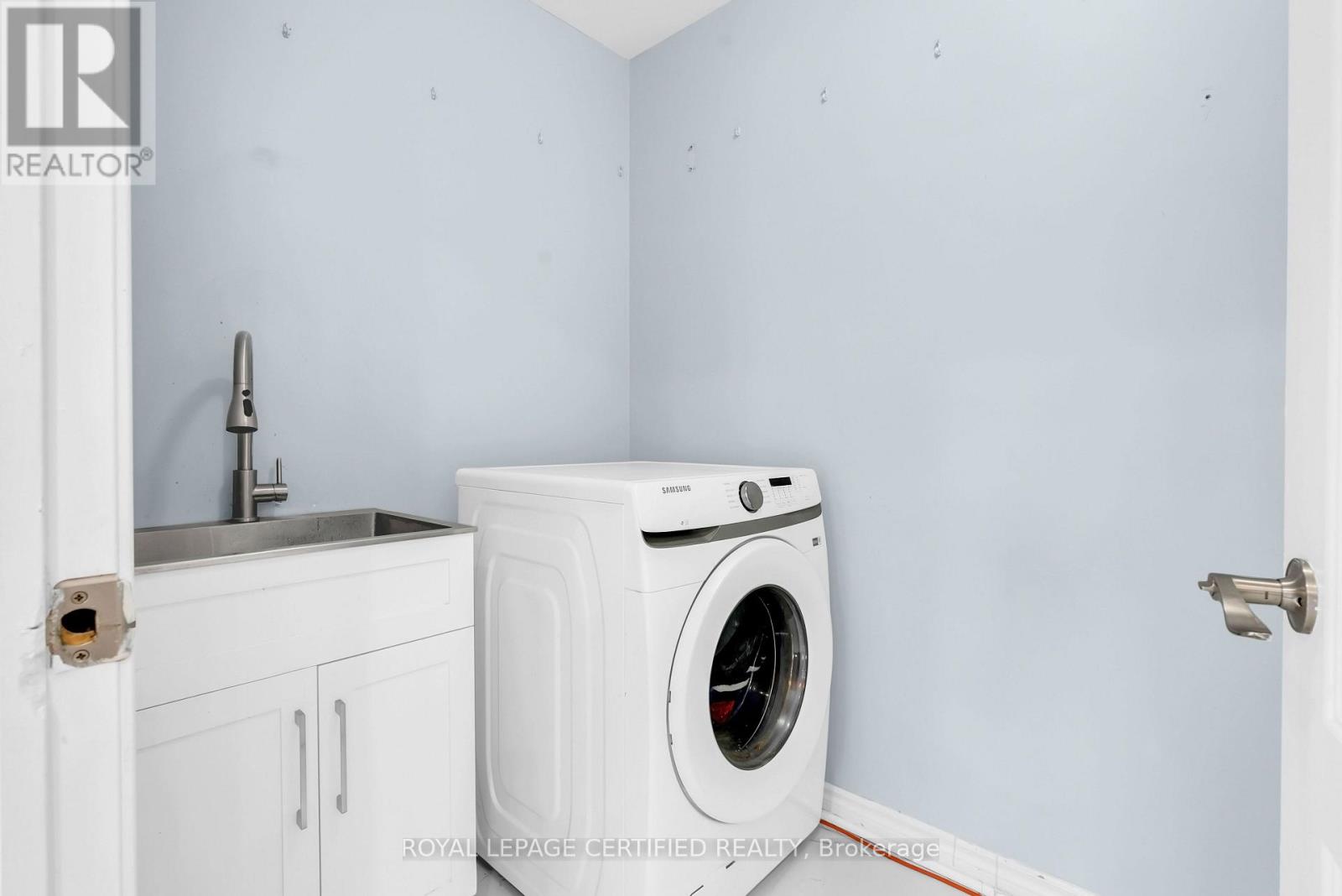 729 TURRELL CRESCENT - 19