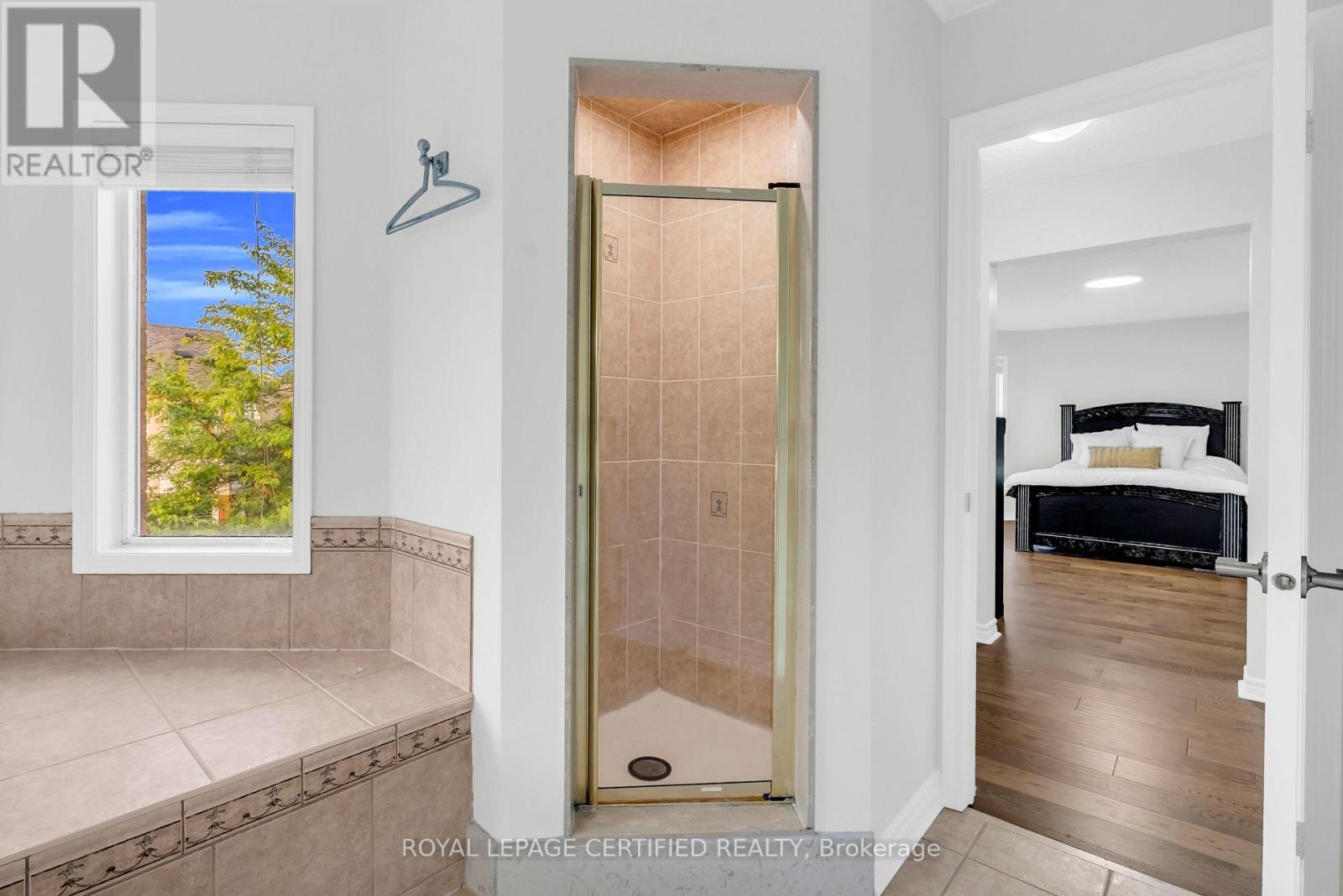 729 TURRELL CRESCENT - 26