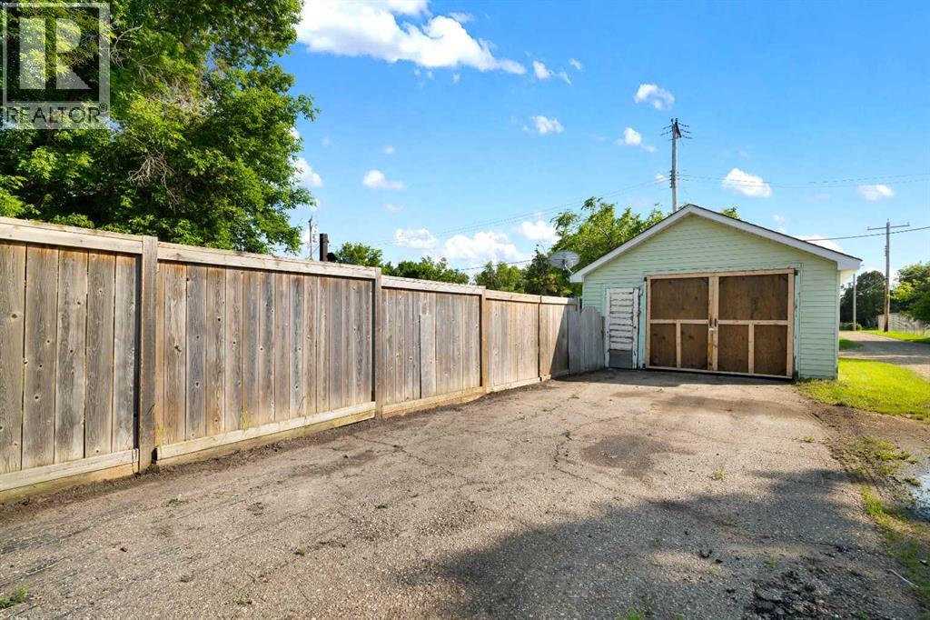 33 3 Avenue E - Image 35