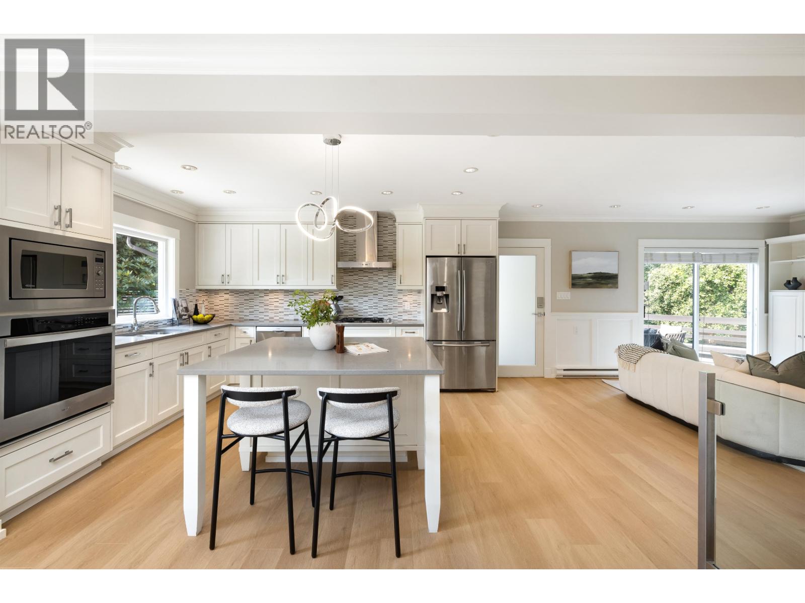 3420 ROCKVIEW PLACE, West Vancouver