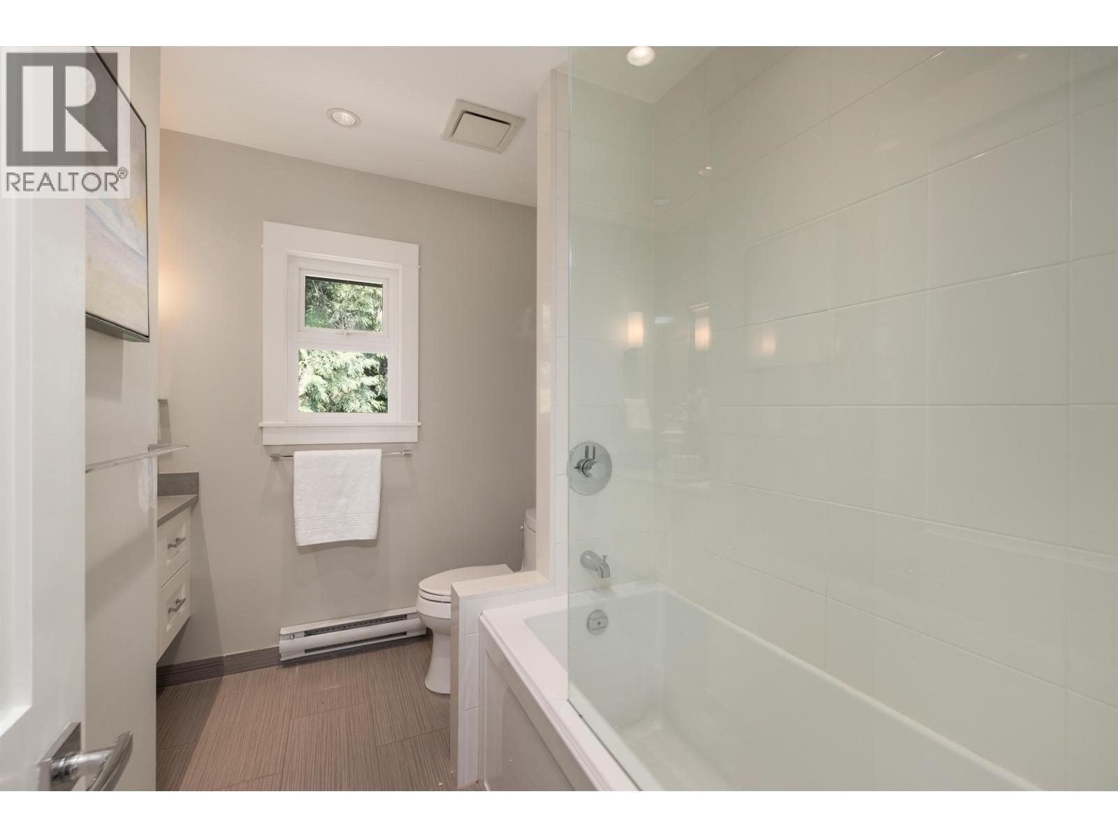 3420 ROCKVIEW PLACE, West Vancouver