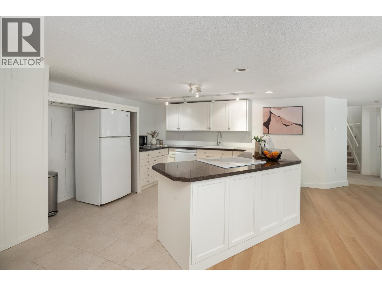 3420 ROCKVIEW PLACE, West Vancouver
