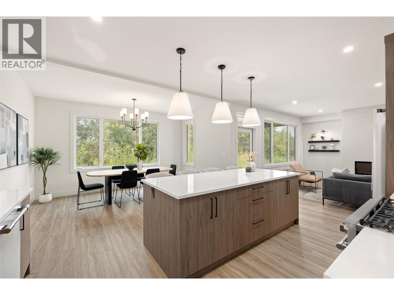 912 Bull Crescent, Kelowna
