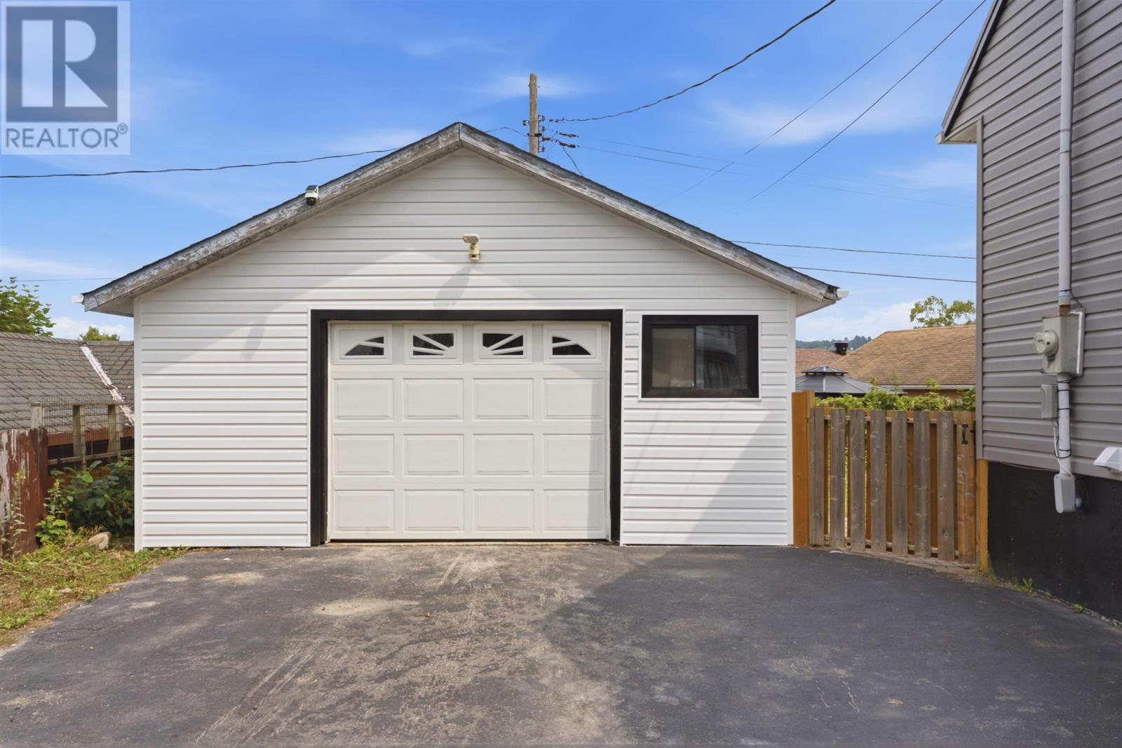 70 Spruce AVE - 22