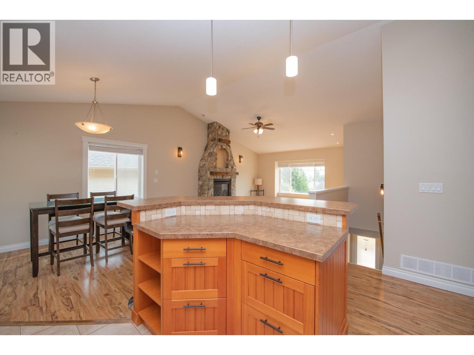 1808 Skyview Crescent - 10