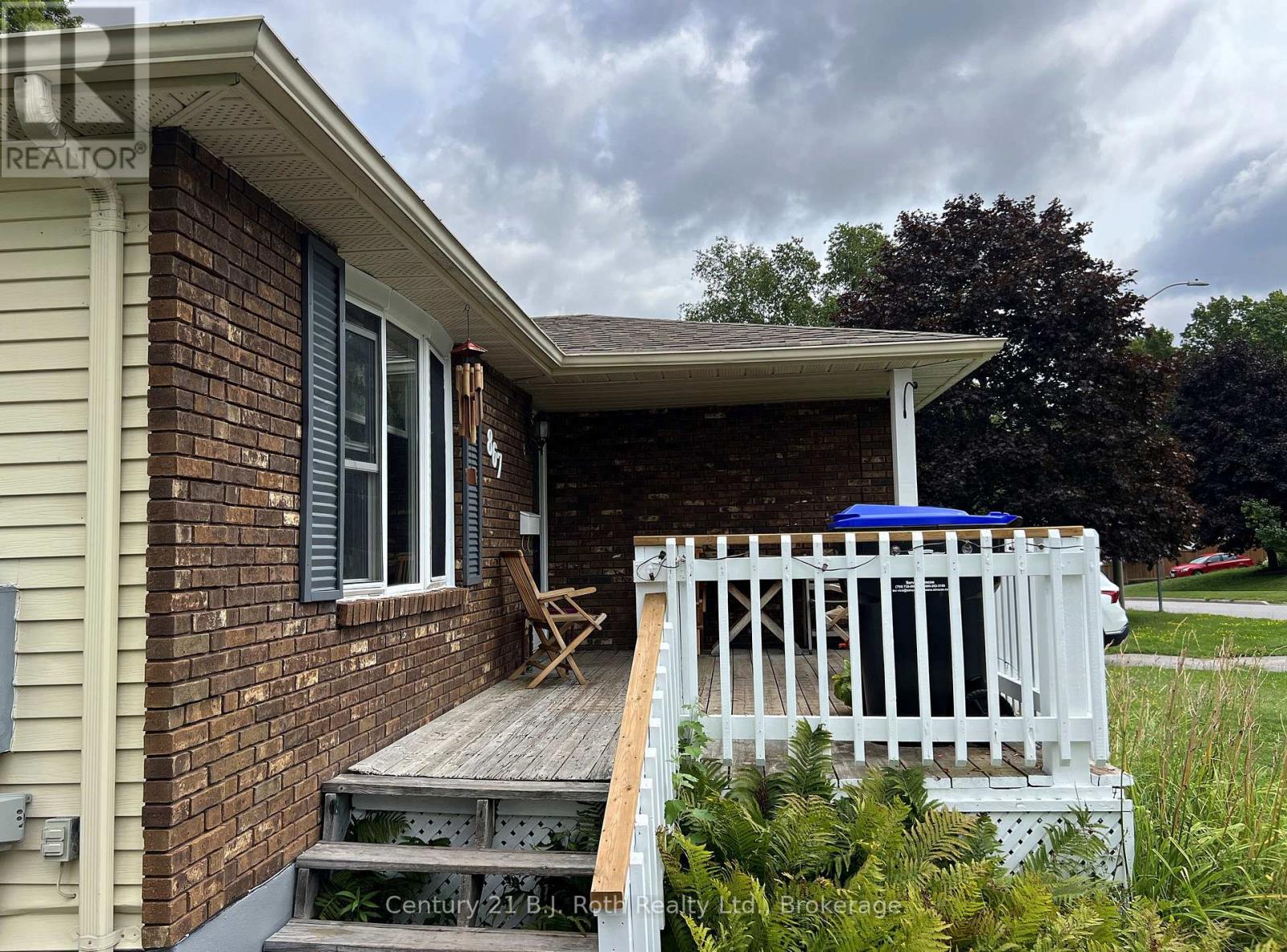 867 BIRCHWOOD DRIVE - 23