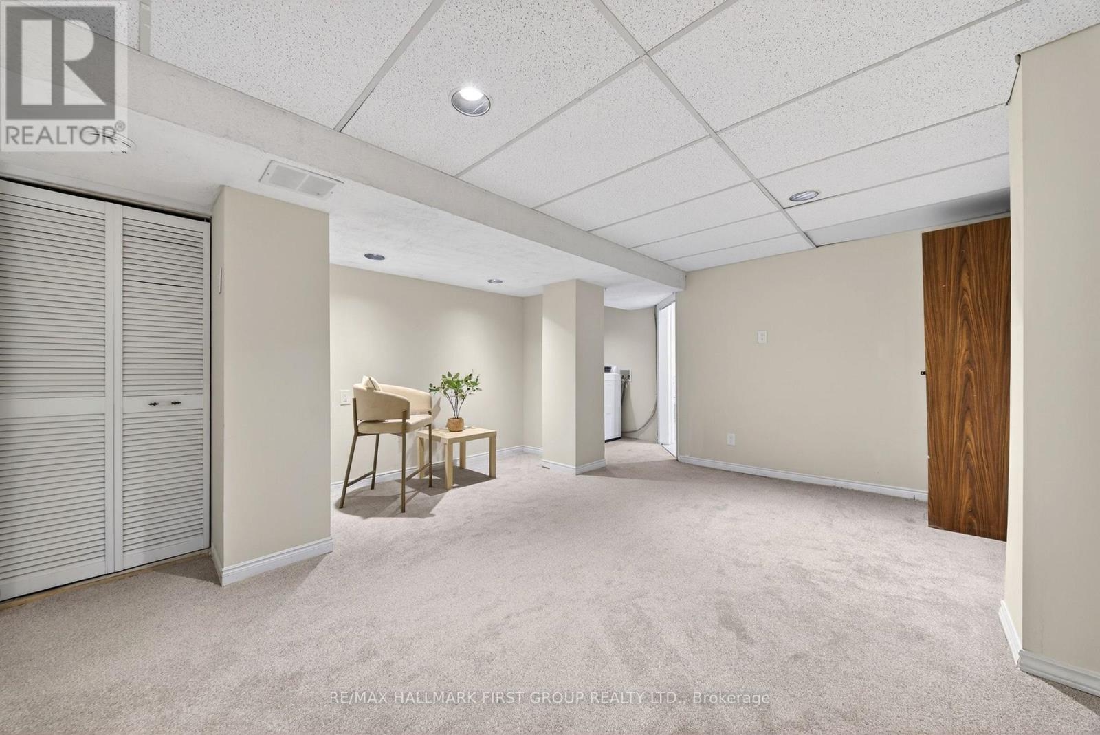 33 HARRISON COURT - 38