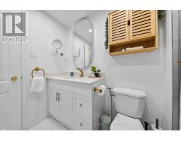 33 Harrison Court, Whitby, ON L1N6E2 Photo 32