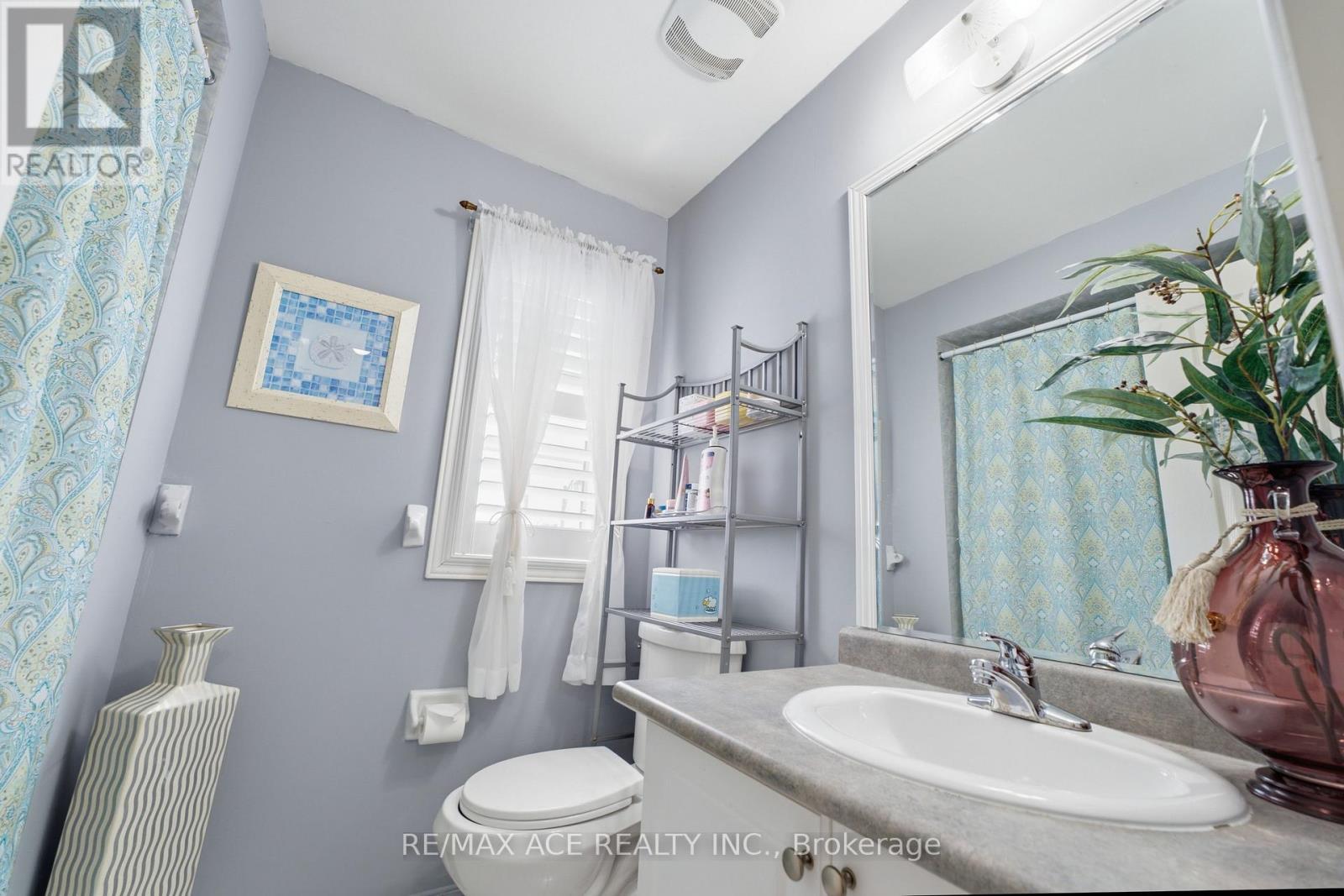 58 ANDRIANA CRESCENT - 32