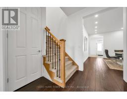 19 Findlay Way, Centre Wellington, ON N1M0A4 Photo 12