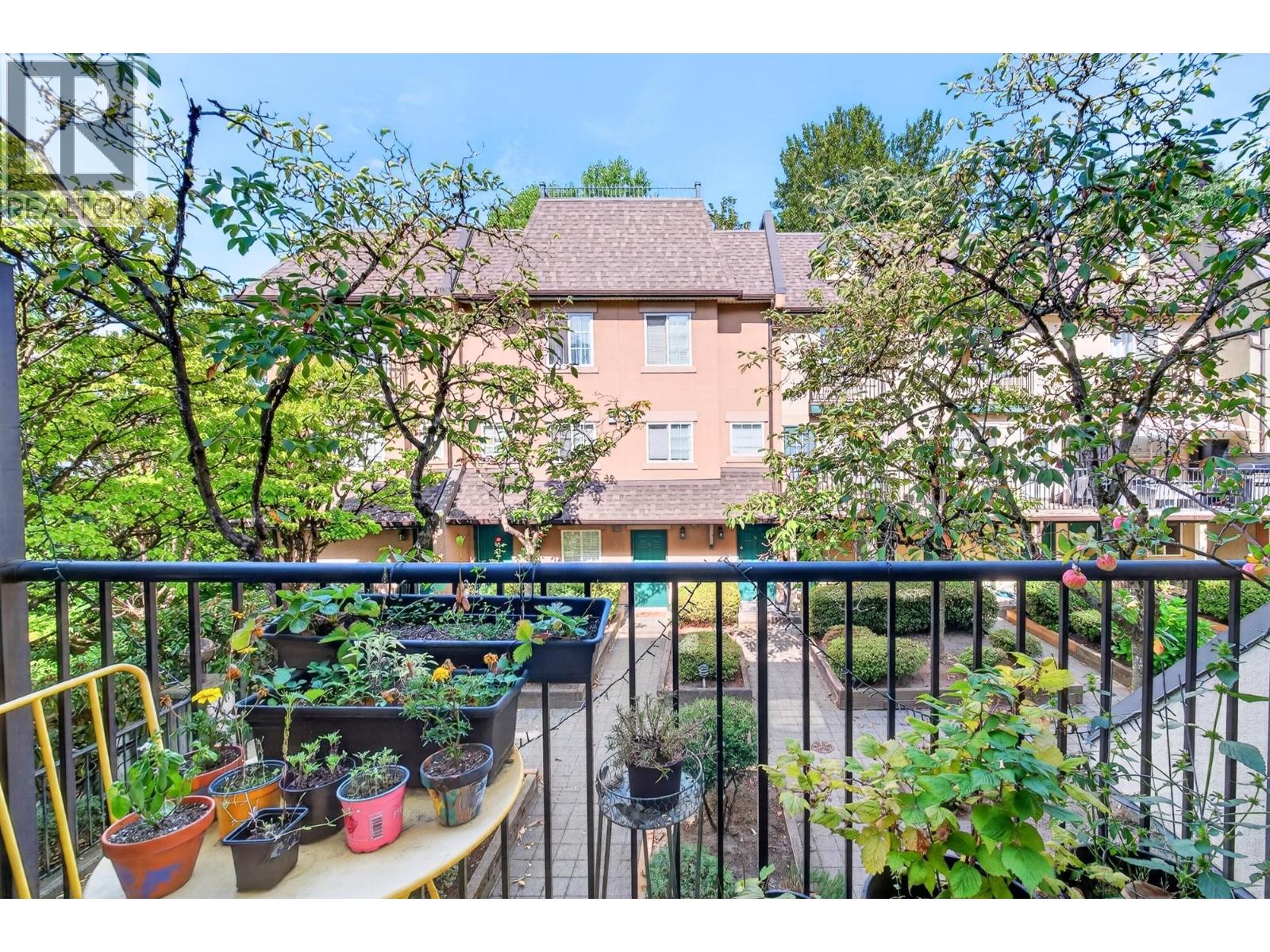 10 1561 BOOTH AVENUE, Coquitlam