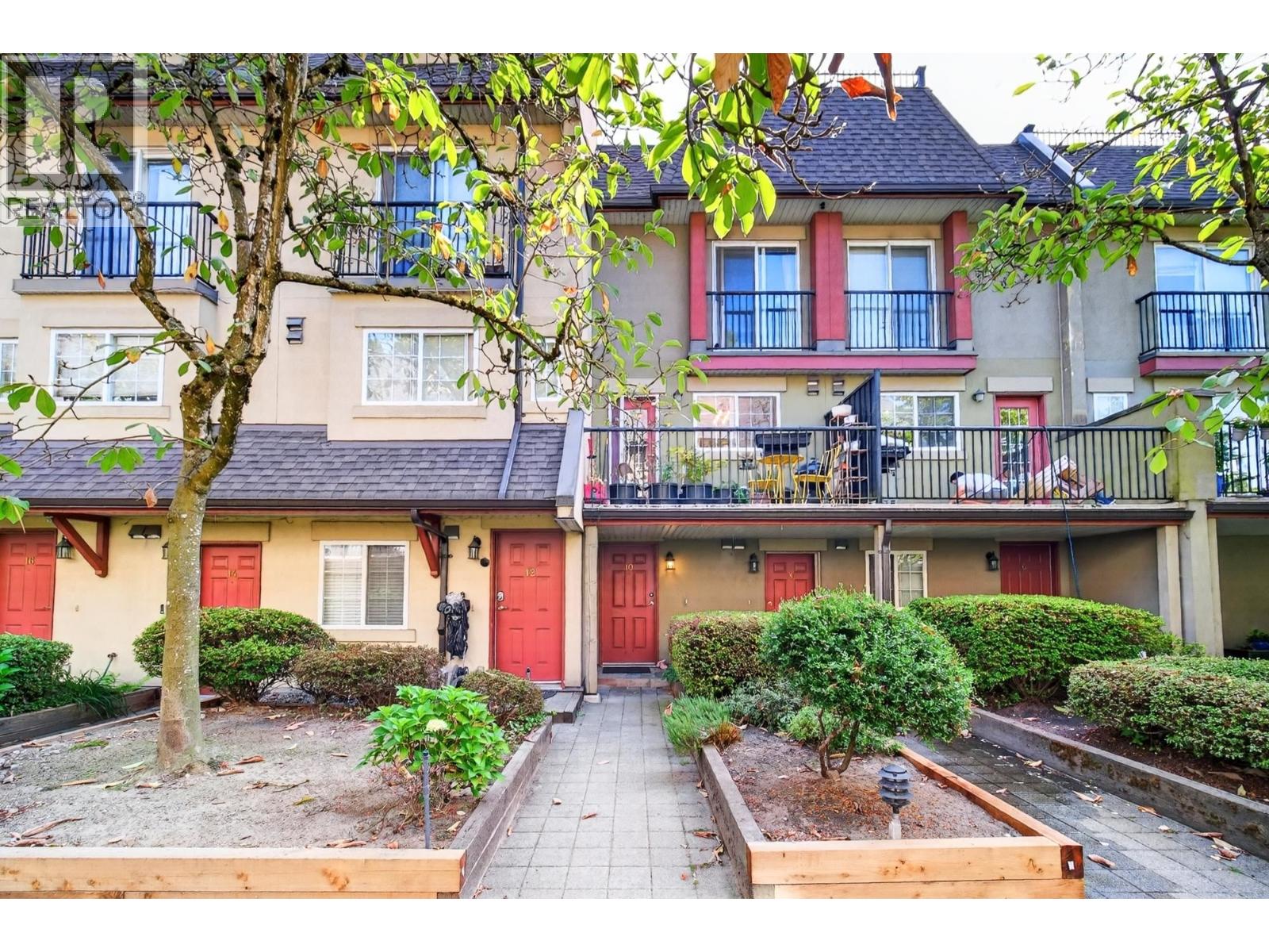 10 1561 BOOTH AVENUE, Coquitlam