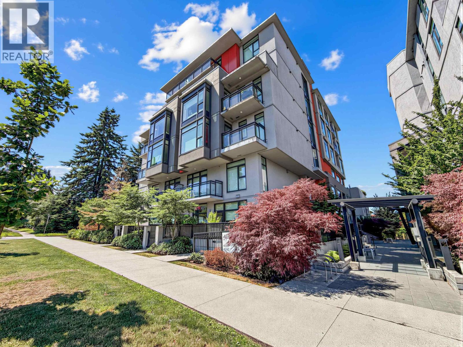 402 4189 CAMBIE STREET