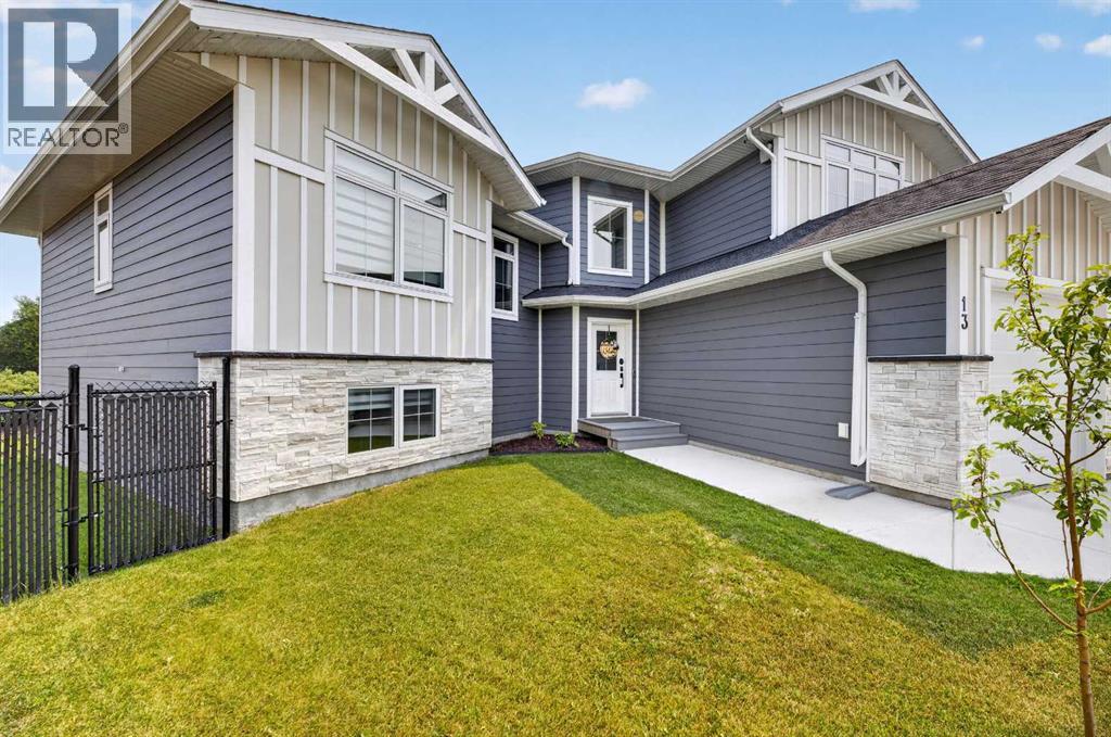 13 Keown Close, Olds — photo 3