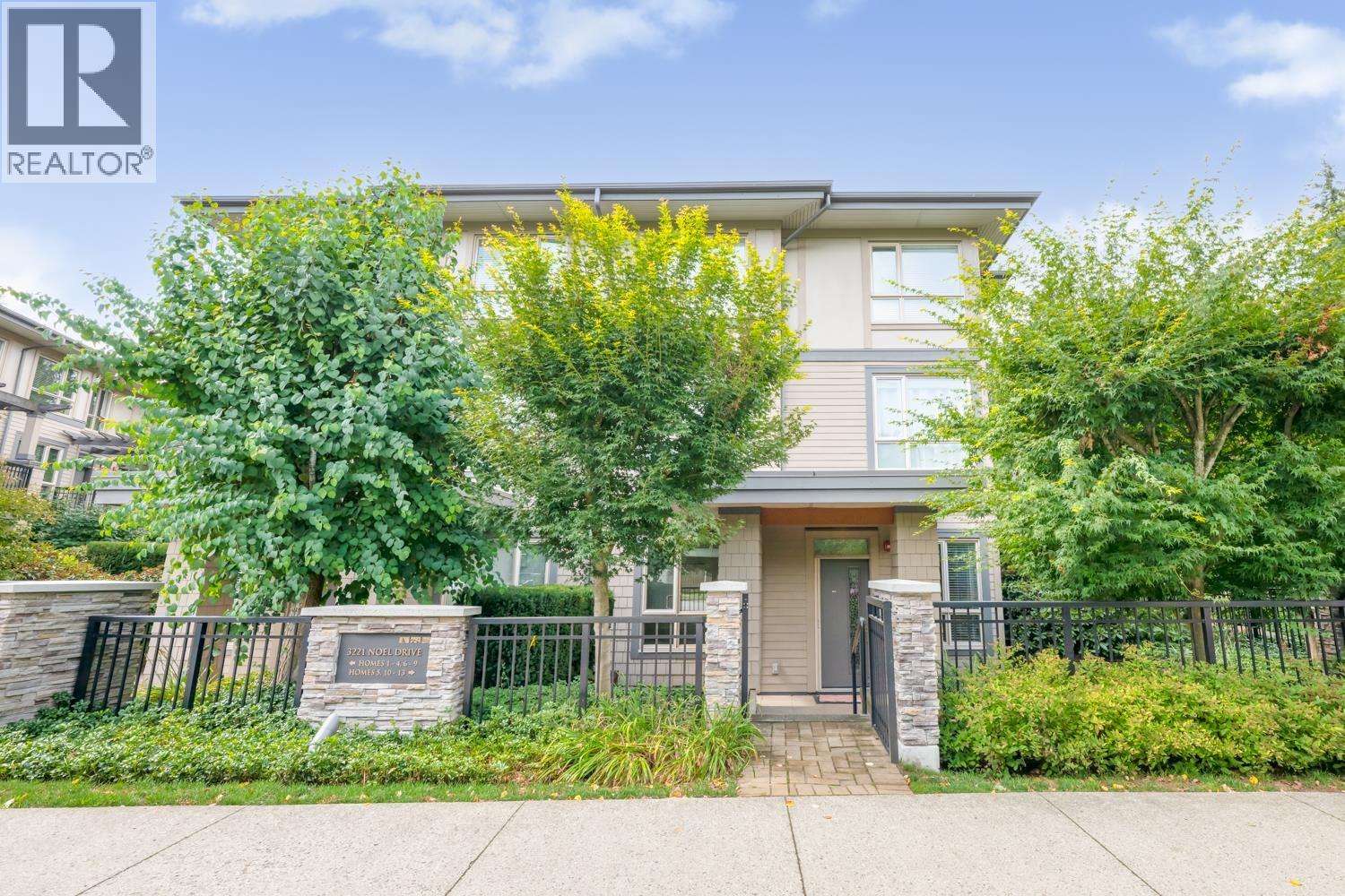 5 3221 NOEL DRIVE