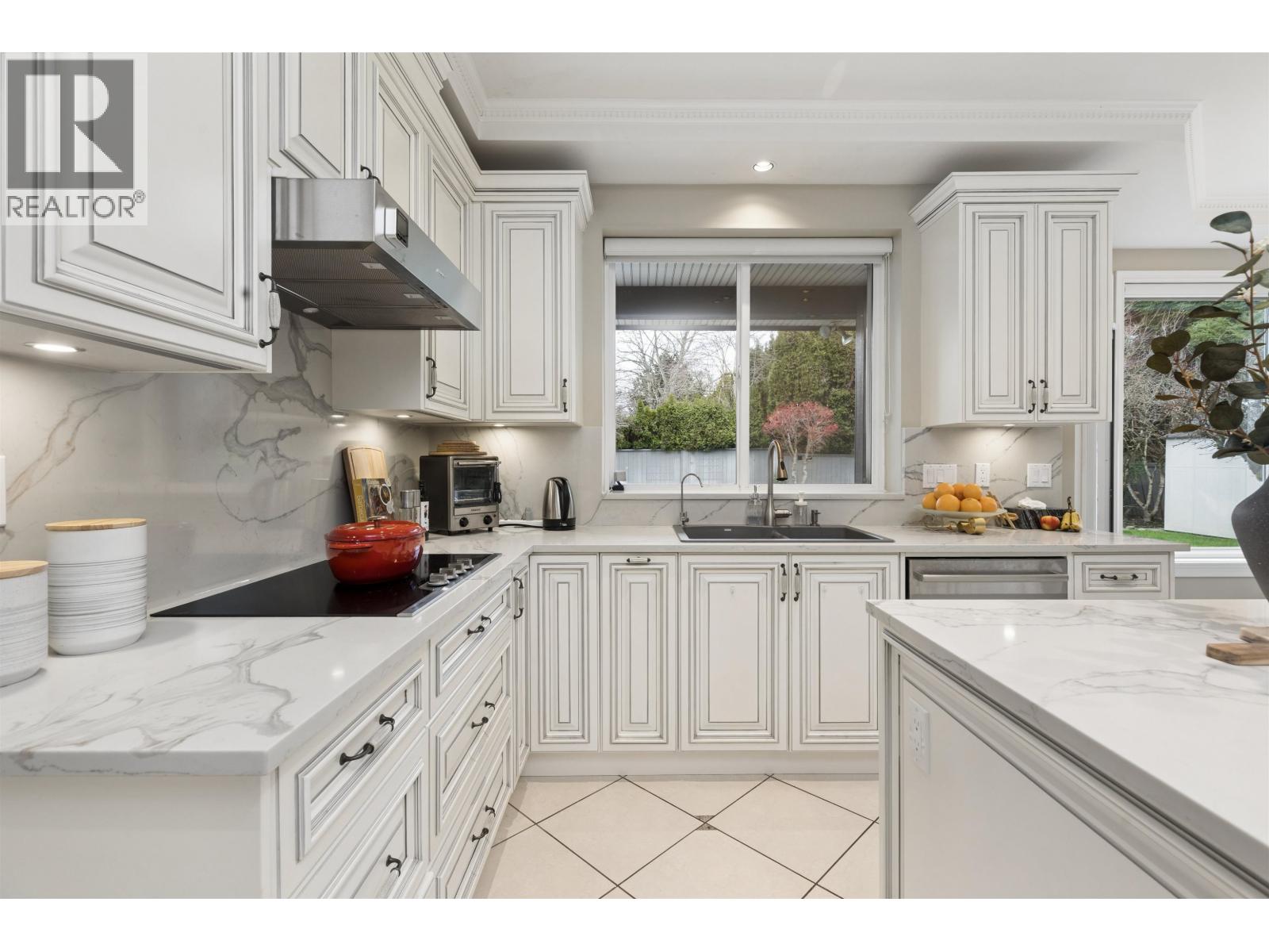5 Bed, 5 Bath House for Sale in Richmond – 7371 MANNING COURT, Richmond – MLS# R3154514 - Image 10