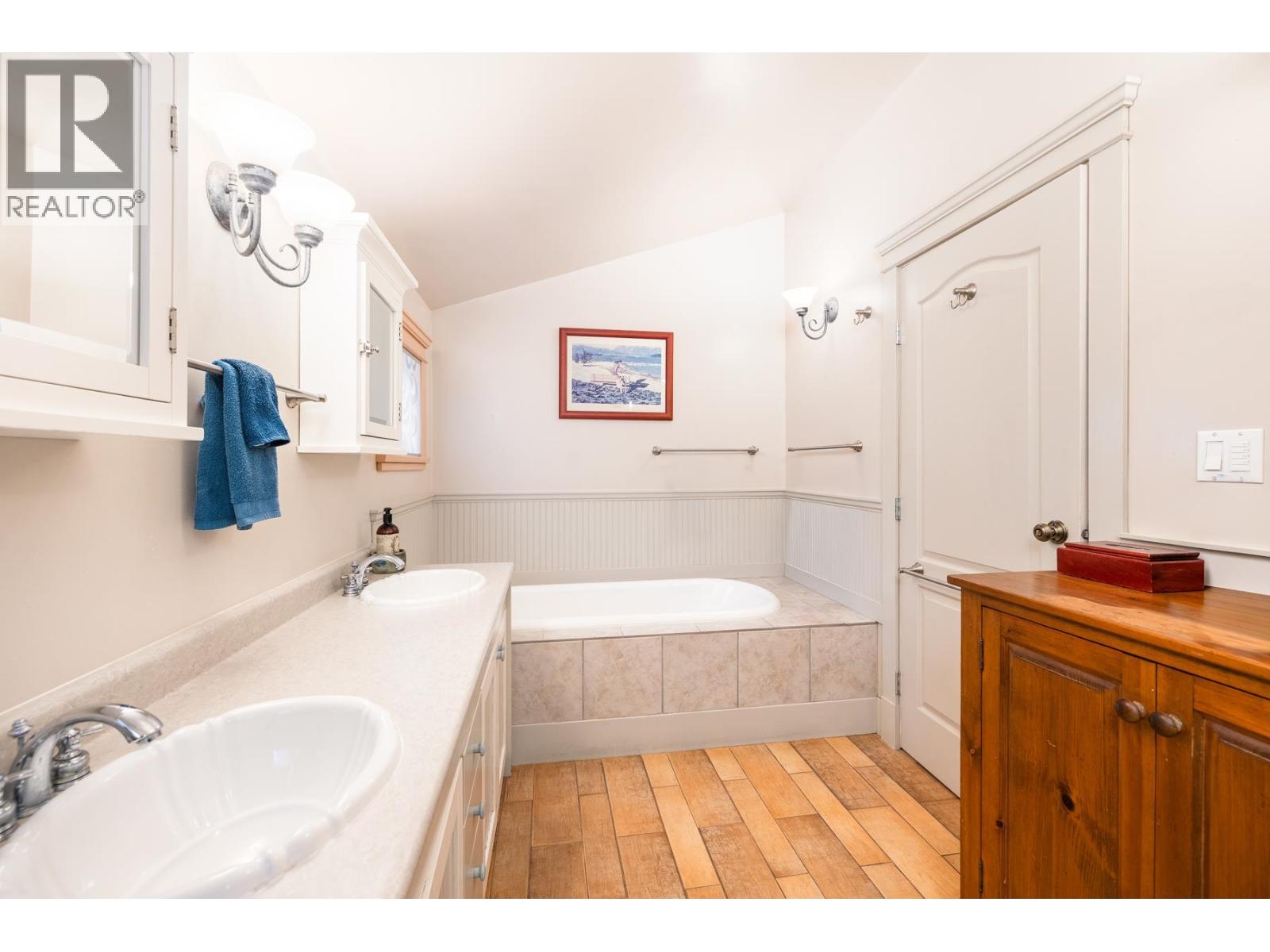 4 Bed, 3 Bath House for Sale in Vancouver – 4337 W 15TH AVENUE, Vancouver – MLS# R3154531 - Image 27