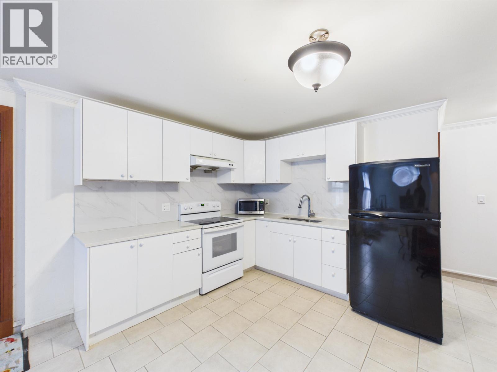 6 Bed, 5 Bath House for Sale in Burnaby – 6807 BURNS STREET, Burnaby – MLS# R3154537 - Image 27