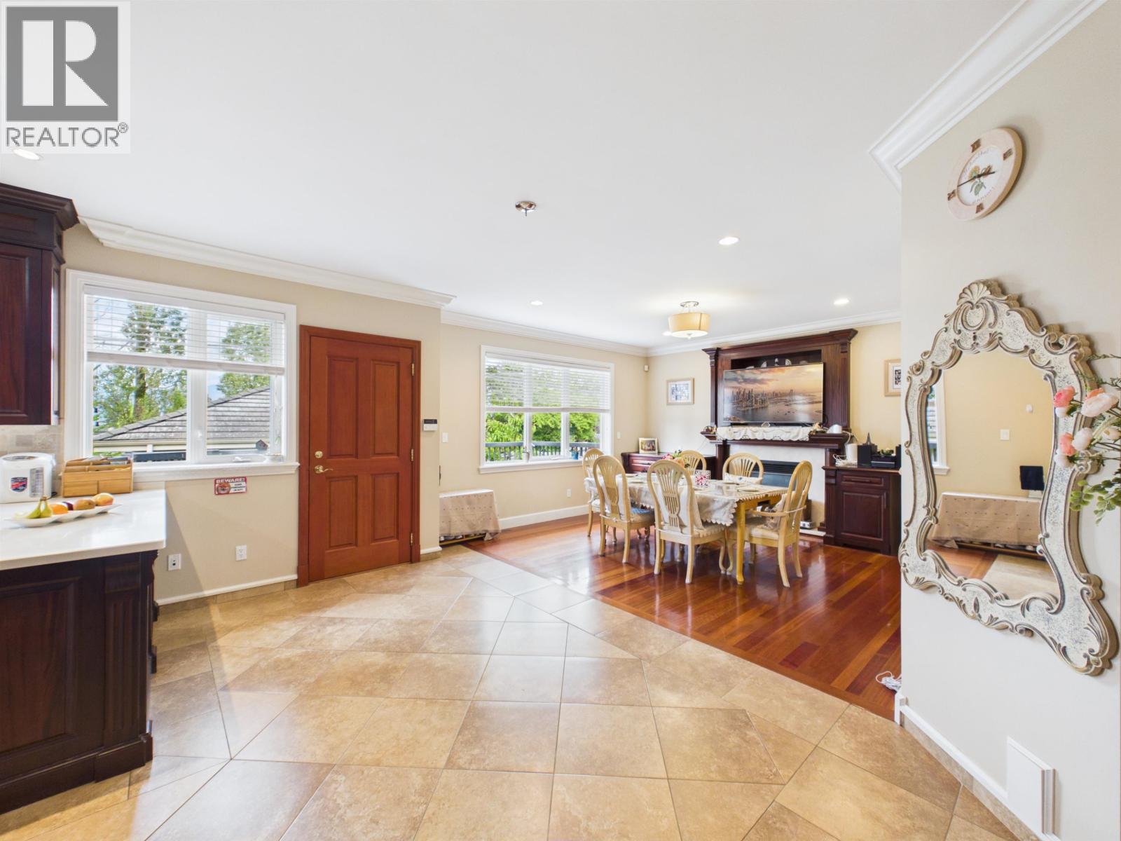 6 Bed, 5 Bath House for Sale in Burnaby – 6807 BURNS STREET, Burnaby – MLS# R3154537 - Image 15