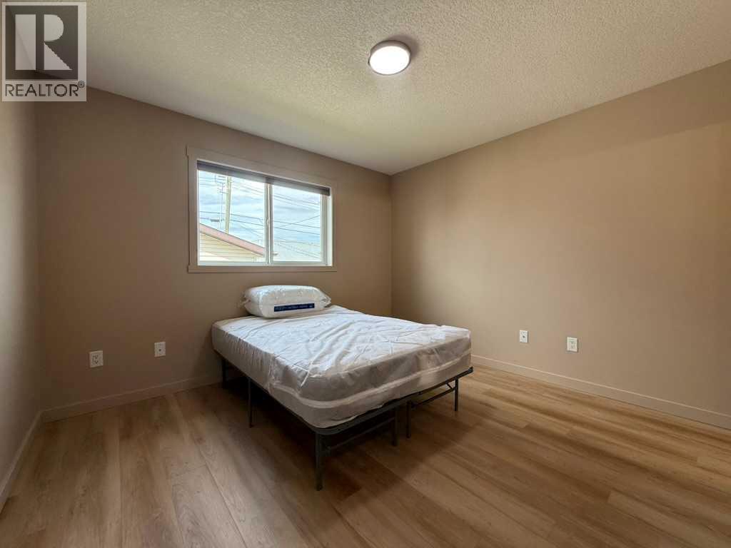 10022 96 Avenue - Image 8