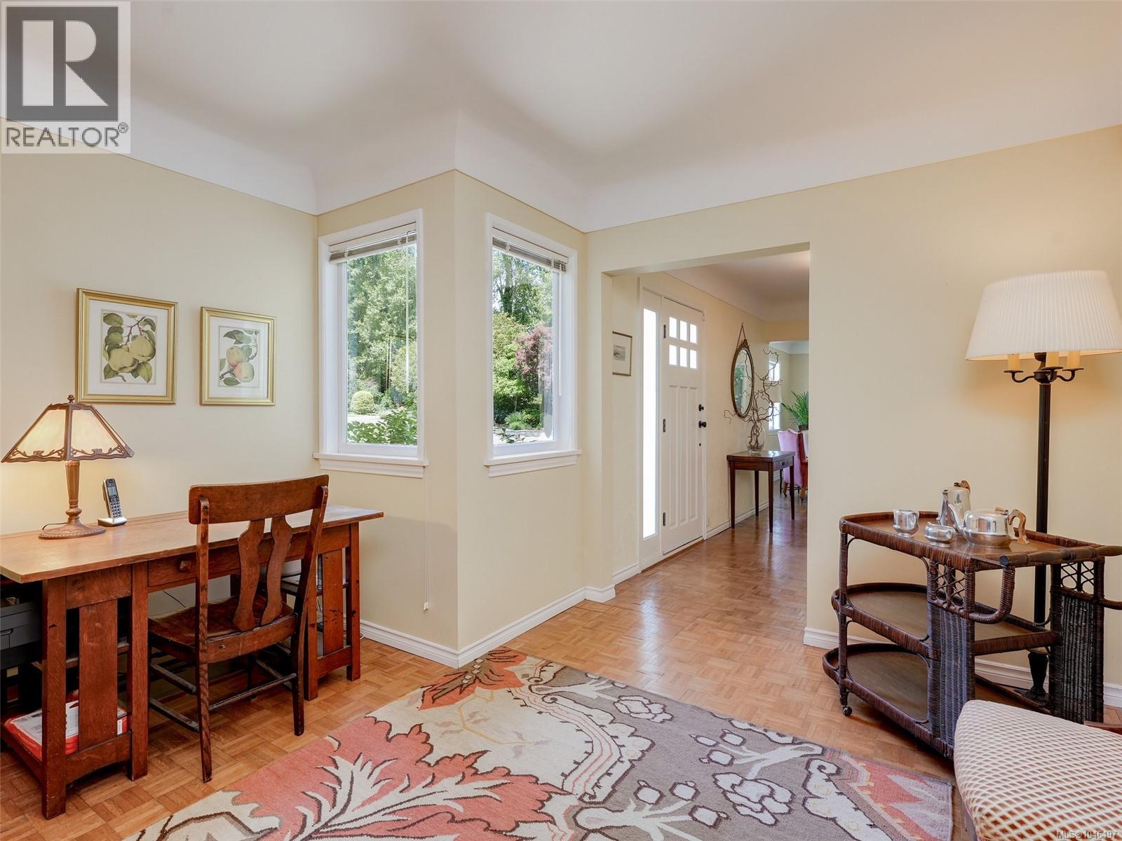  1941 Mayfair Drive, Saanich