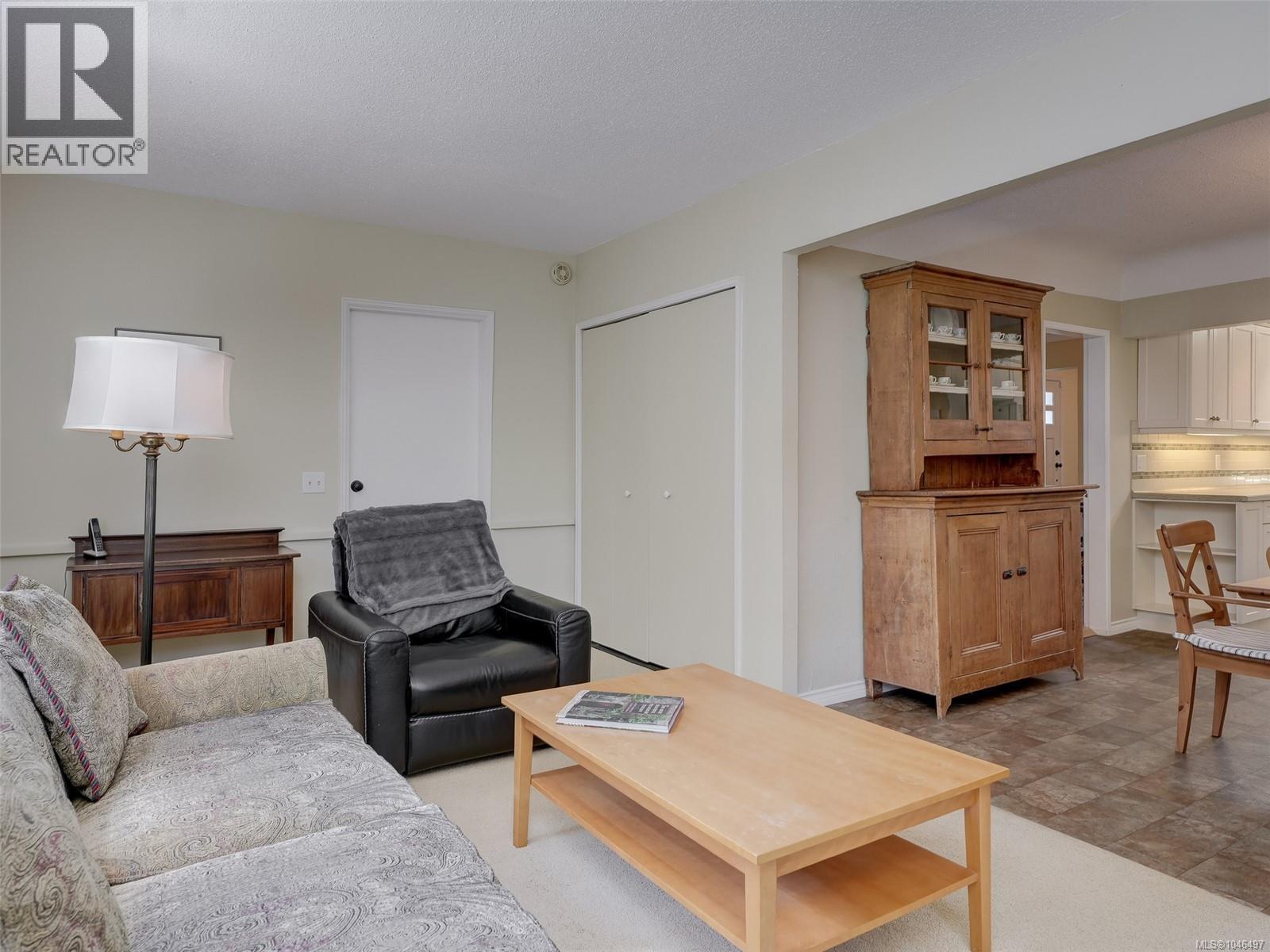  1941 Mayfair Drive, Saanich