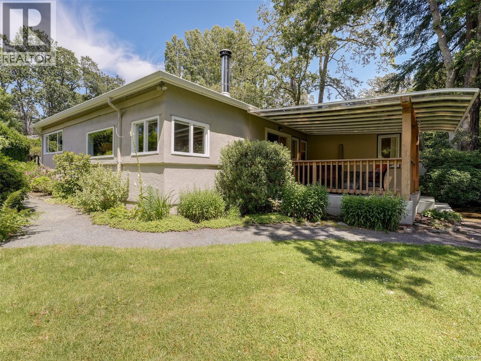  1941 Mayfair Drive, Saanich