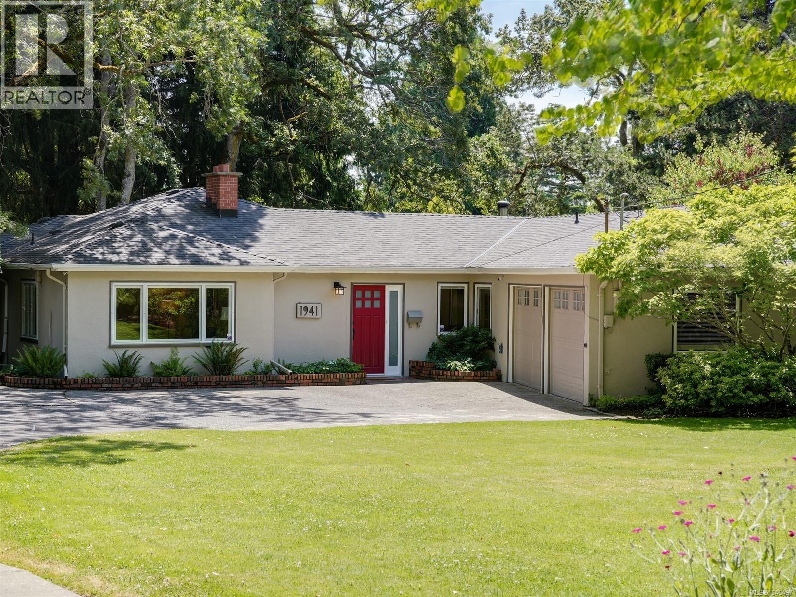  1941 Mayfair Drive, Saanich