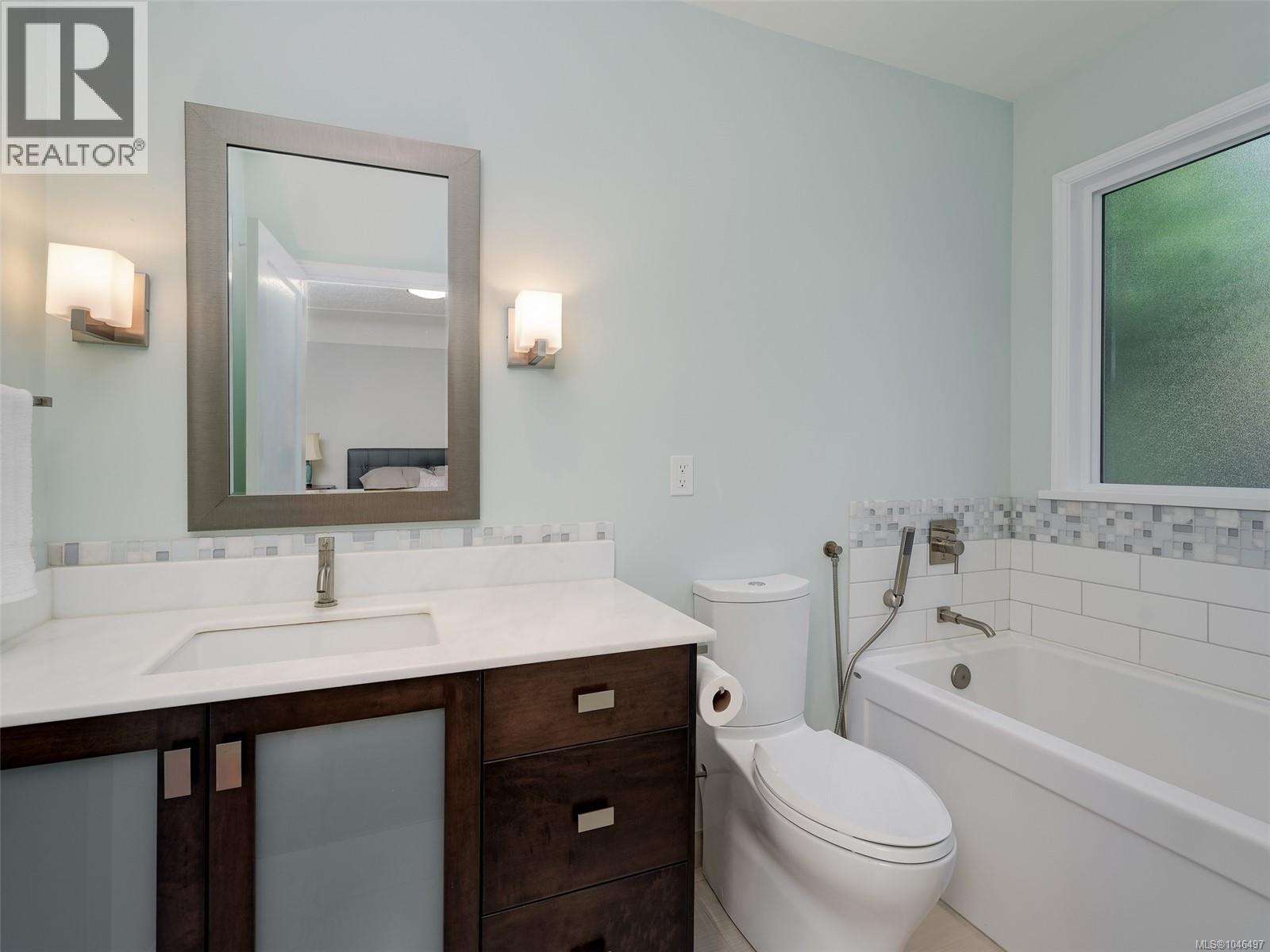  1941 Mayfair Drive, Saanich