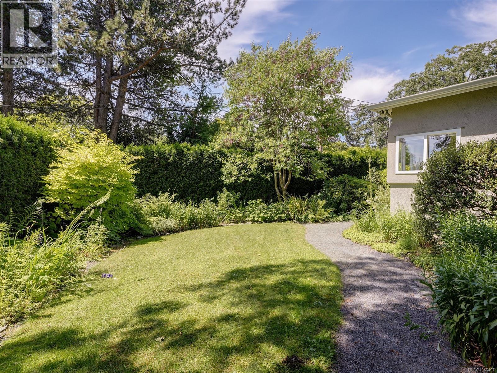  1941 Mayfair Drive, Saanich
