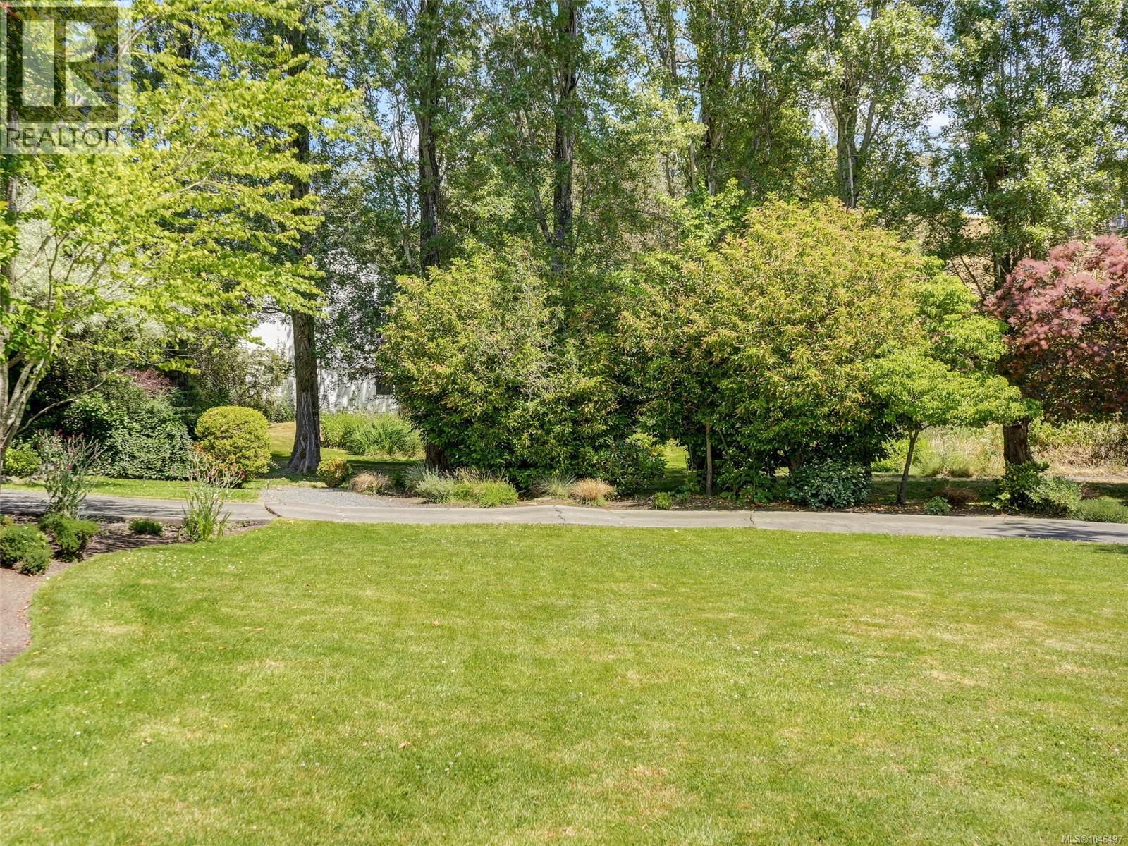  1941 Mayfair Drive, Saanich