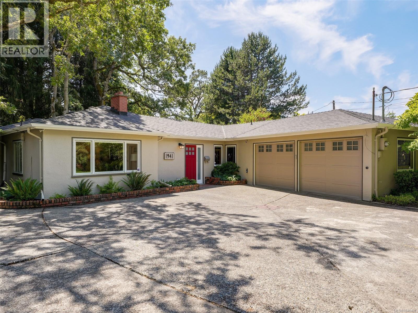  1941 Mayfair Drive, Saanich