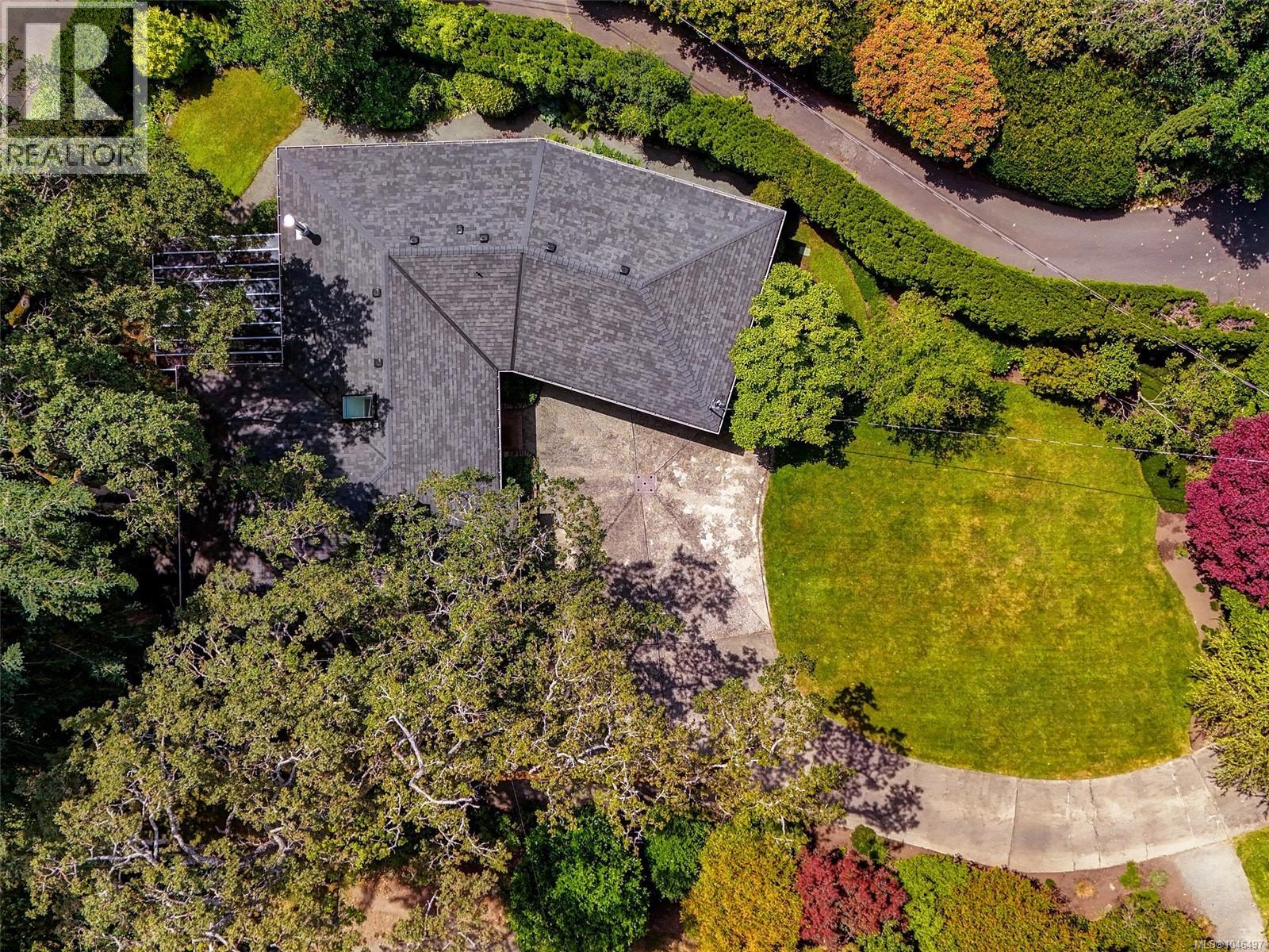 1941 Mayfair Drive, Saanich