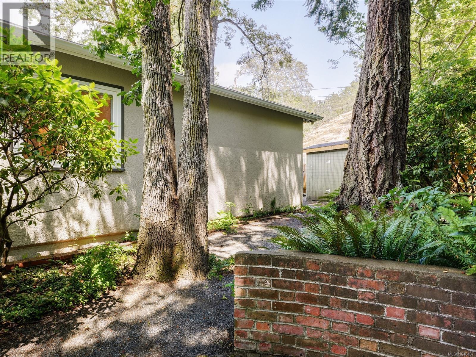  1941 Mayfair Drive, Saanich