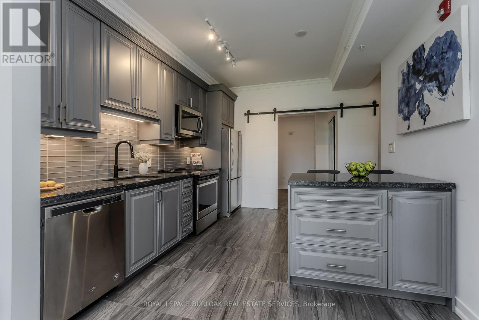 #315 4040 UPPER MIDDLE ROAD - 10