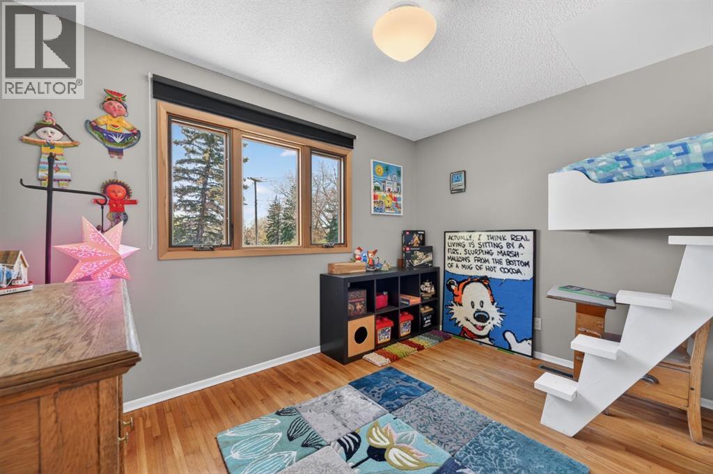 3811 24 Street NW - 25