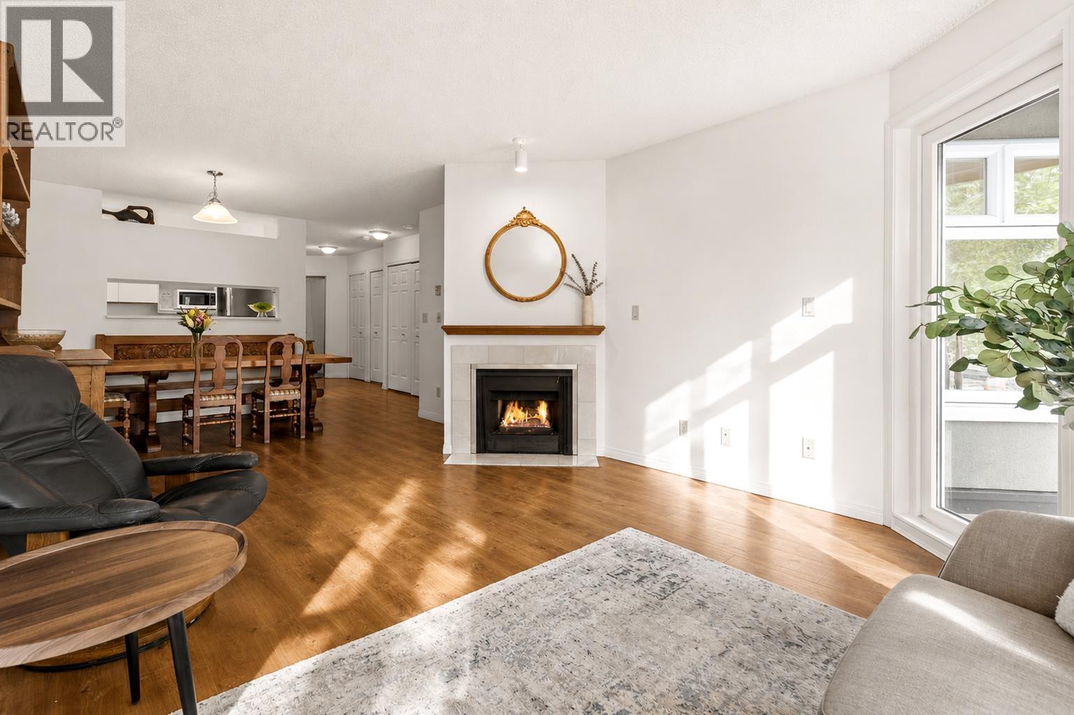 307 2800 CHESTERFIELD AVENUE, North Vancouver