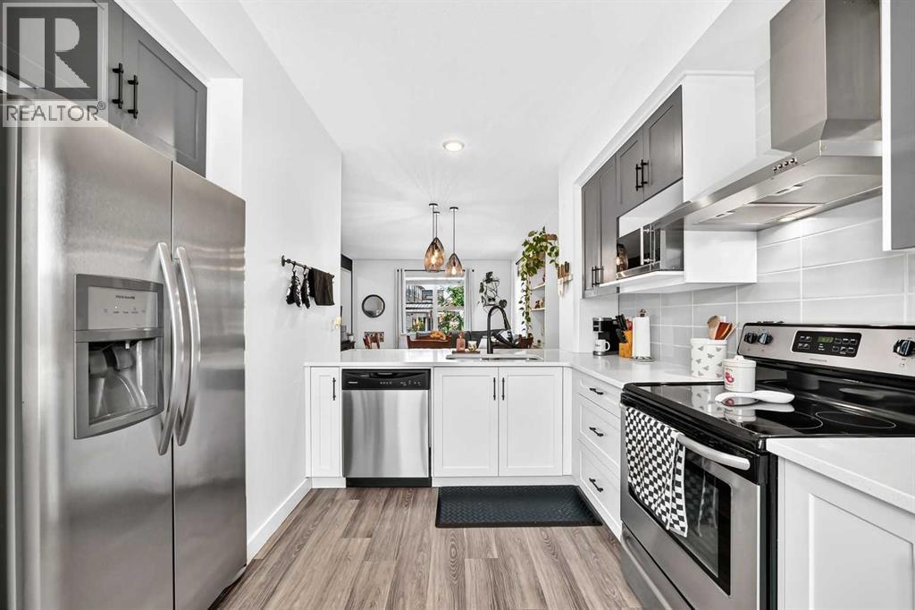 162 Silverado Boulevard SW - 3