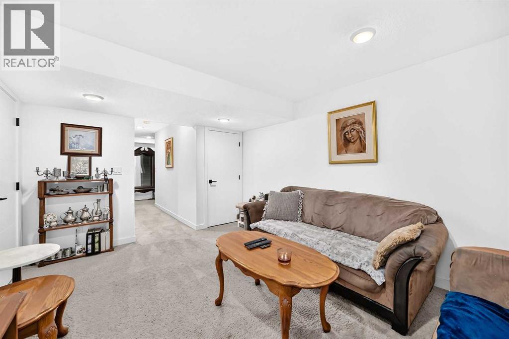 162 Silverado Boulevard SW - 24